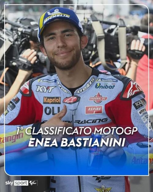 😍 BASTIANINI C'ÉÉÉÉÉÉÉÉÉÉÉ
🇮🇹 3 MOTO ITALIANE SUL PODIO IN FRANCIA
I RISULTATI ➡ http://tiny.cc/LeMansMotoGP
#SkyMotori #SkyMotoGP #MotoGP #FrenchGP
https://www.instagram.com/p/CdlEuY9LEsA/?igshid=NGJjMDIxMWI=