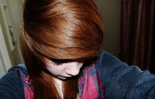 dazzlingbeauties:  http://graveyardgh0sts.tumblr.com  HAIR.  <3