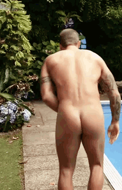 famousmeat:  Dan Osborne strips off for the porn pictures