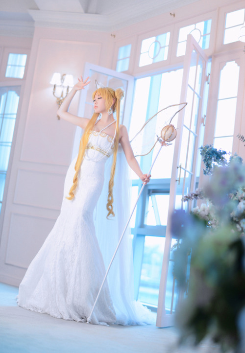 cosplayeverywhere: Sailor Moon R (美少女戦士セーラームーンR) ~ Neo Queen Serenity (ネオ・クイーン・セレニティ) 1, 2, 3, 4, 5.