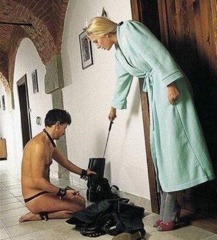 nacidoesclavo:  Servirla es un honor#femdom #femalesupremacy #maleslave  Watch more Goddesses here   Submit yourself Earn money with your site   The way male female life should be