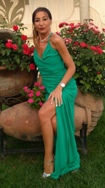Omaggio a A.B. Pubbliche su fb Mamma sexy ita ;)
