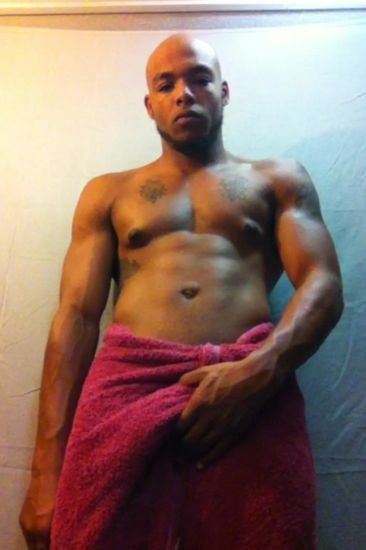 ken-kardashian:  stoppfeenin:  lightskinnedboys: adult photos