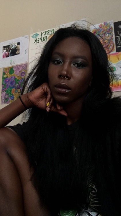 crybabyboyscout:Heard it’s dark skin appreciation day