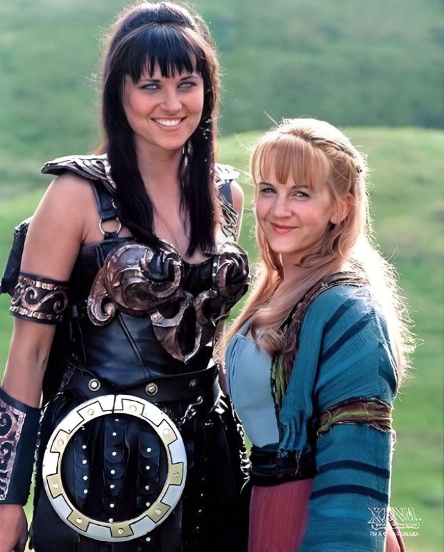 lucy lawless and renee oconnor in xena warrior #lucy lawless #renee o ...