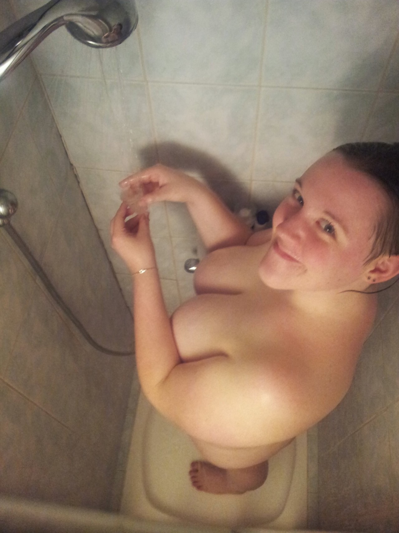 cuntspreader:  elve6878:  Marjolaine, une beauté… magnifique, 20 ans  what he
