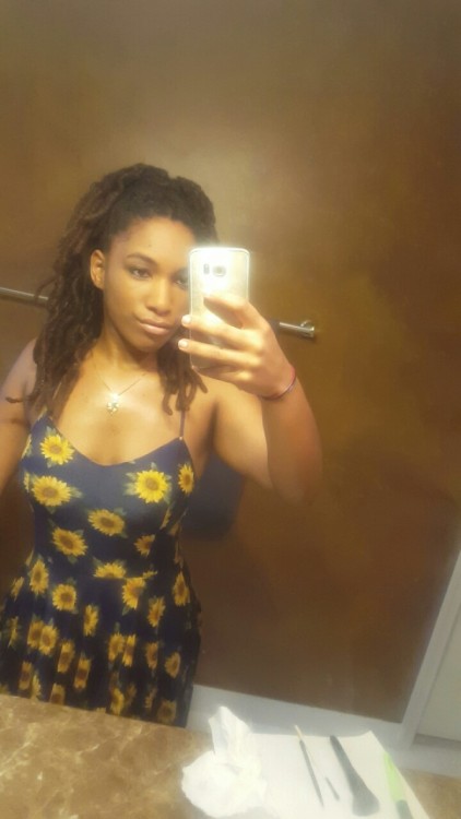 everytingisirie:  No bra. No draws.