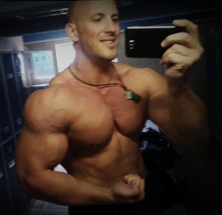 hugehardhot:  BEN RADIC