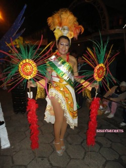 DESFILE GAY EN STA CRUZ BOLIVIA SET # 2