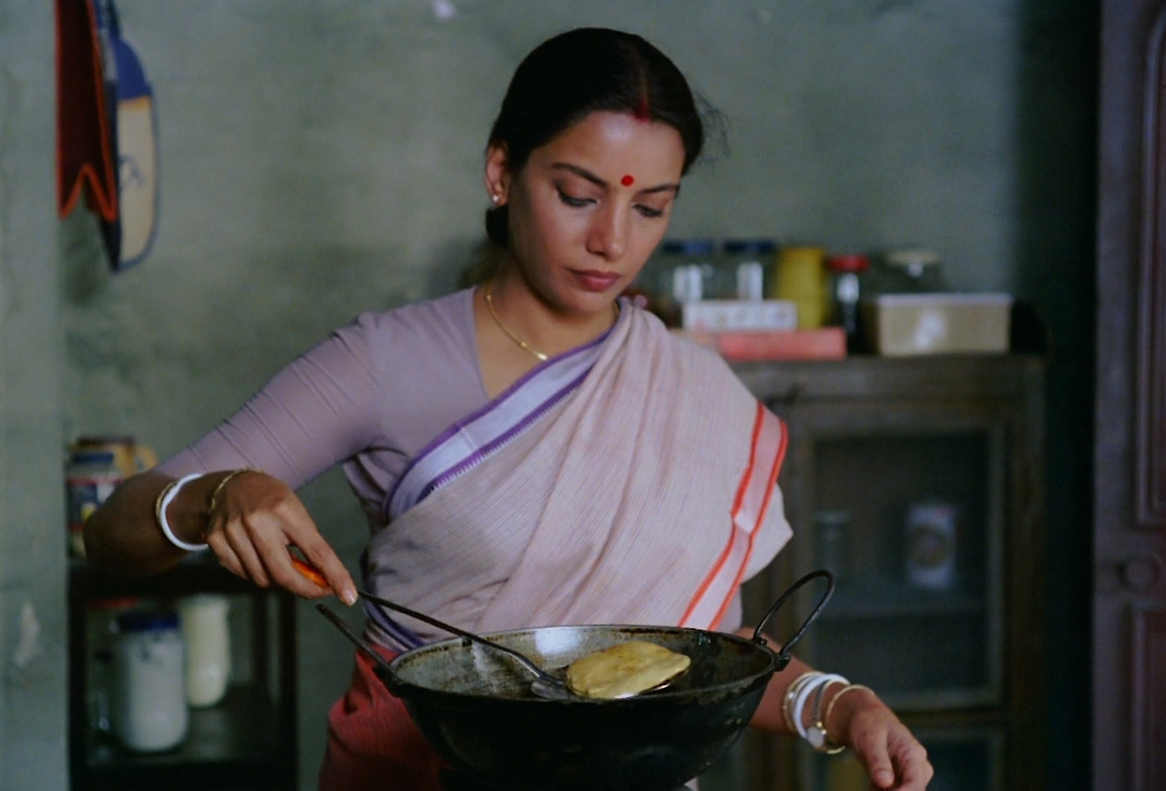 pyotra:aaj ki chai is from this scene in tapan sinha’s ek doctor ki maut (1990).