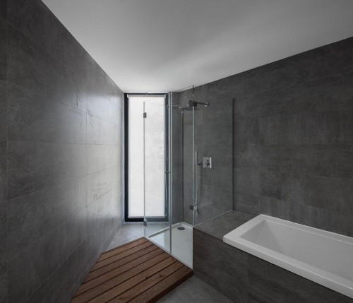 Understated and stunning bathroom in Portugal, by Pedro Henrique