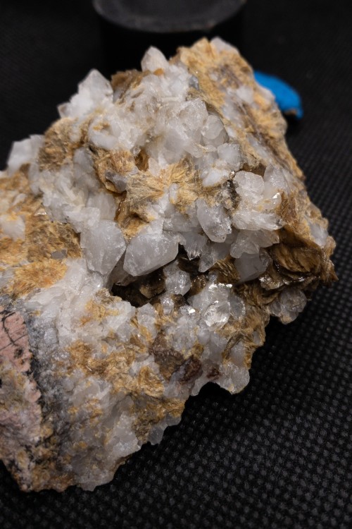 Tinzenite and Quartz on RhodoniteLocality: Molinello Mine, Ne, Graveglia Valley, Genova Province, Li