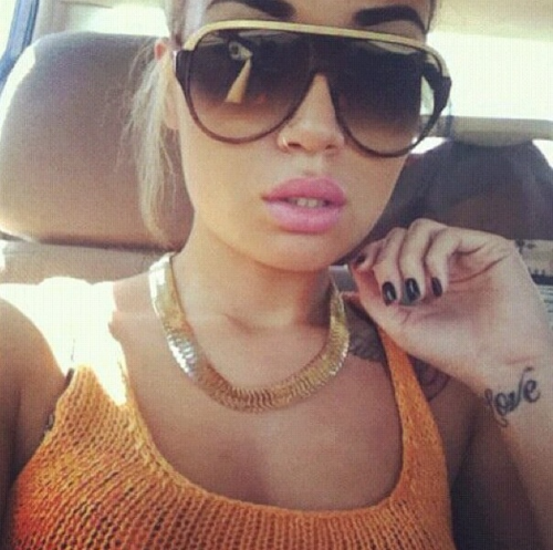 shesbombb:  http://shesbombb.lolspots.com/