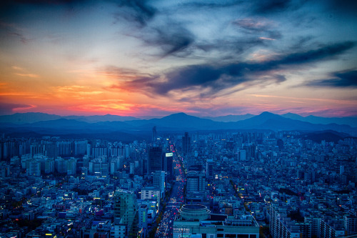lovesouthkorea:  Ulsan, South Korea by JTeale 