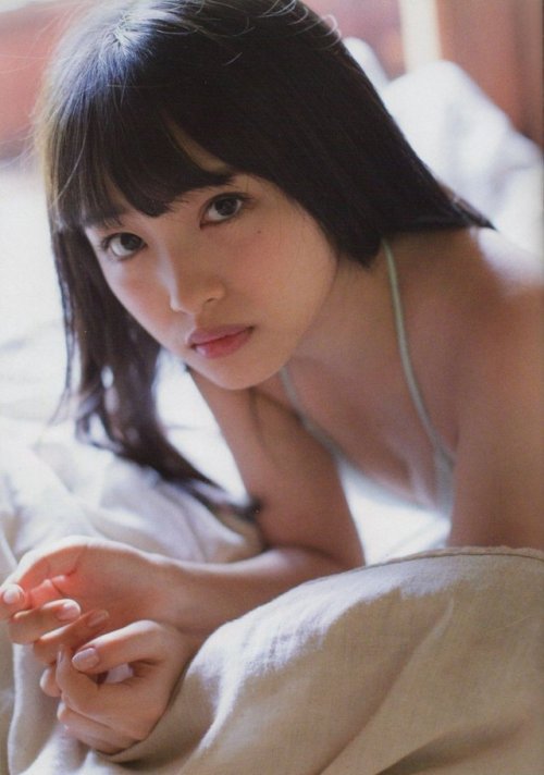 shunjpn4846:  別冊ヤングチャンピオン 2017年10/15号 (2017/9/5)Part. IAKB48 向井地美音 別冊フォトブック (特別付録)