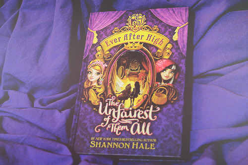 royalorrebel:  My first giveaway to celebrate reaching 1,000 followers!  I’ve been planning this giveaway for a while and since I already had a copy of the book before I went to the signing, I might as well give it to one of my hexellent followers.