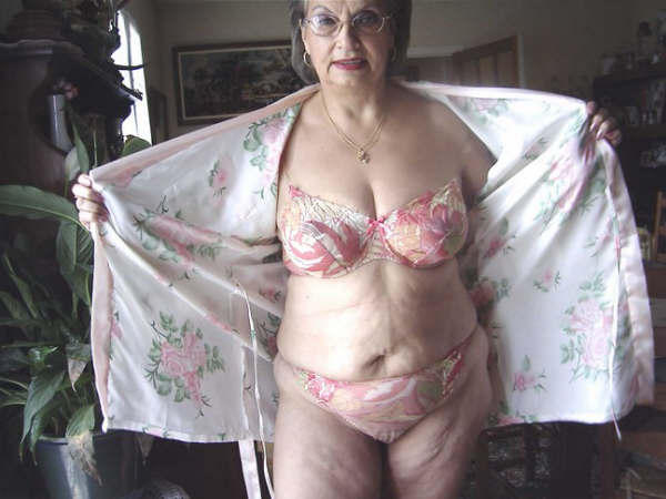 Lingerie bra mature granny