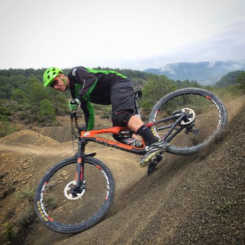 mountainbikingactionshots: RG thebikevillage: Recordando los trails de Ainsa . Un buen lugar para ht