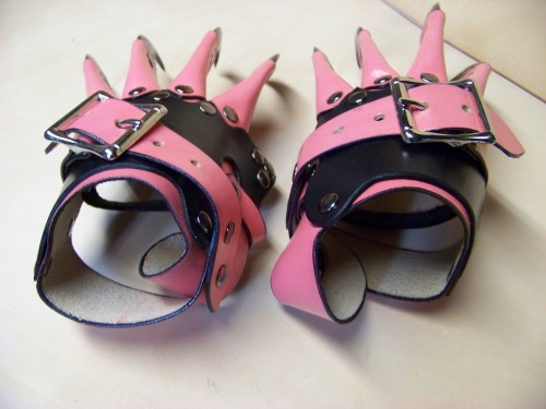 strongholdleather:Pretty in Pink! (shhh I really like 80’s movies) So you can be adorable whil