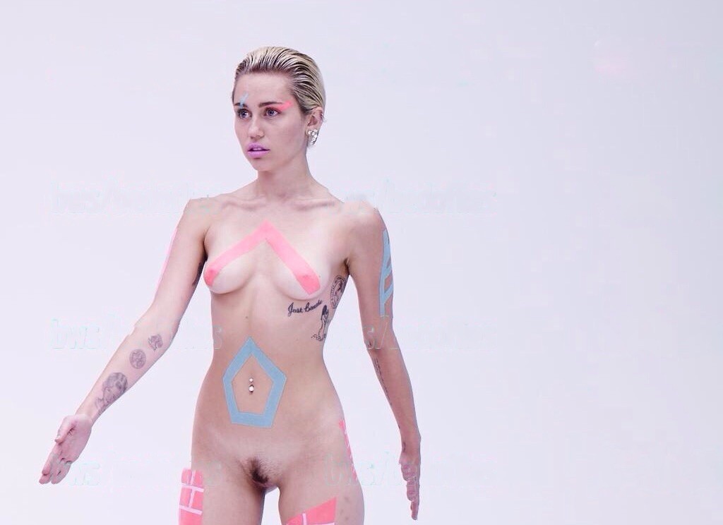 nudecinestar:  miley cyrus