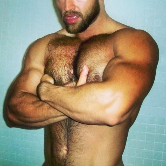 handsomeguysdaily:  Live gay sex chat: http://bit.ly/2d5S5jN
