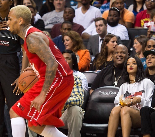 wetvxictho:  httpgangstaaa:  .  I see you Rih