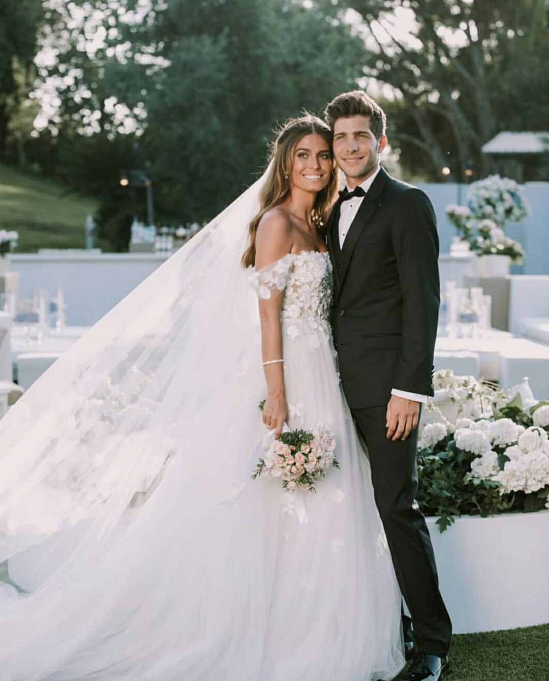 footballers-wags-kids:  30.05.2018 Sergi Roberto and Coral wedding 💍💐  Pic:
