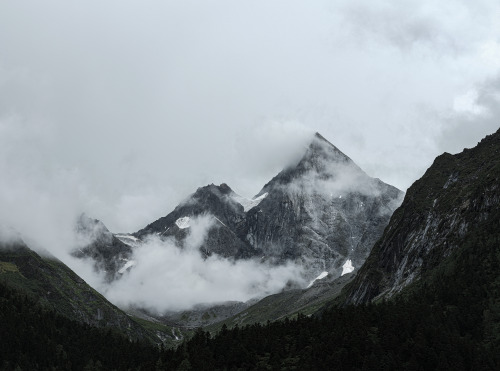 dagu glacier , chinaphoto tooks by fujifilm gfx 50s , 63mm