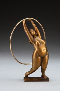 curvee-org:  Amazing Curvy Sculptures &amp; Figurines. For more see the Curvee