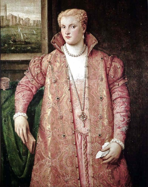 Portrait of a lady by Parrasio Micheli, 1578. She is wearing a pink Venetian zimarra (loose ove