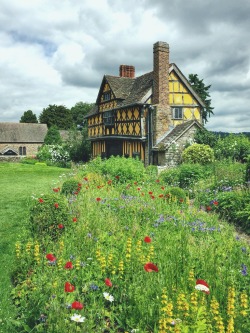 jacindaelena:    Gatehouse at Stokesay Castle, Shropshire, circa 1291A.D by ALAN C 