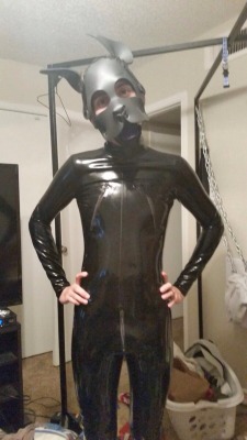 theblupup:  I tried on a catsuit too!