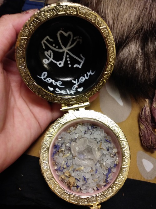 thefoxisawitch: Some witch- crafts I did inspired by  Lipstick Legion CraftThe moon phase cryst