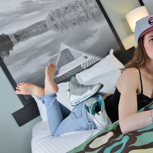 barefootnorthmodels:  BareFootNorth brings back Sadie … @sexxy.sadie will soon have her own website … check her out and check out her sexxxy barefeet & soft soles … Sadie takes foot fantasy requests & she does private Skype shows … just