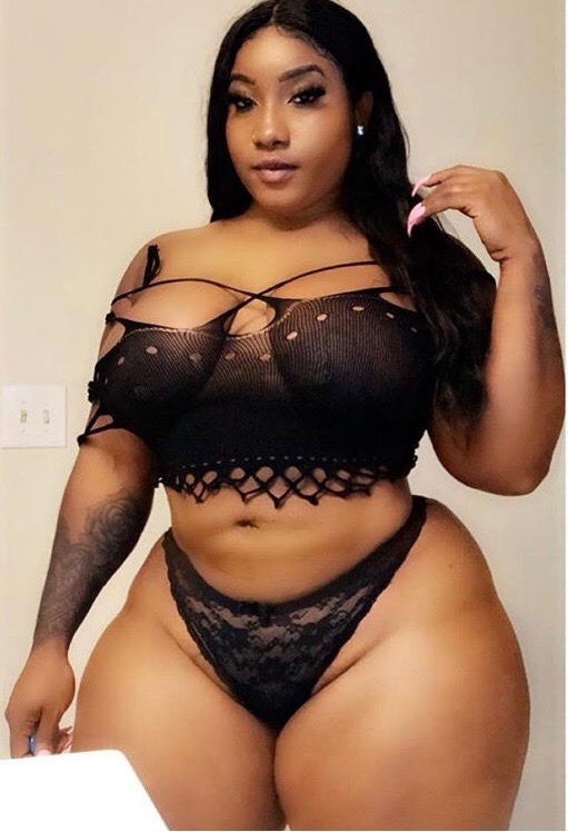 topdawg001:  thecakerygroup:    Pefectly THICK😍😍😍