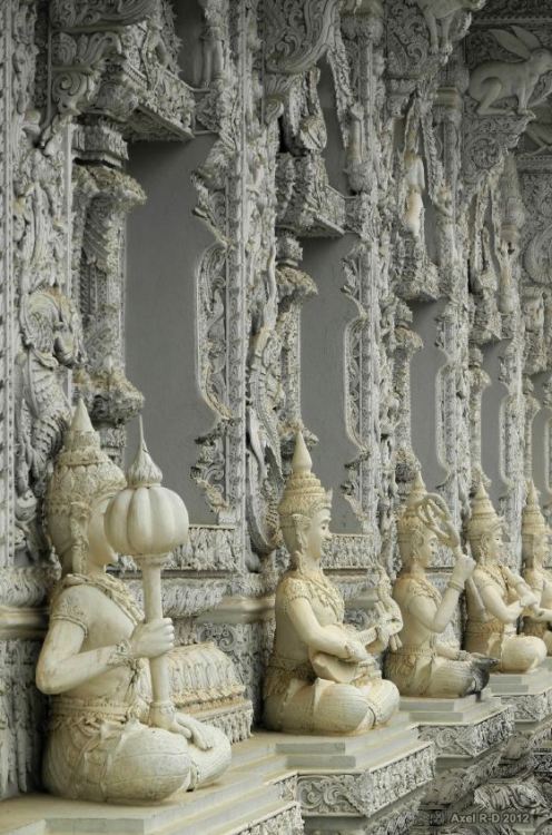 Wat Ming Muang, Nan / Thailand (by Axel Drainville).