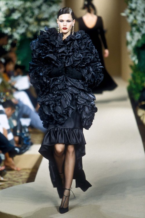 Yves Saint Laurent - Fall 2000 Couture