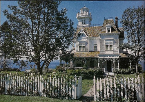 gothiccharmschool:  The house from Practical Magic. 