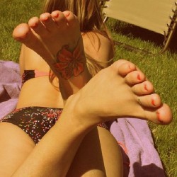 Ifeetfetish:  #Footfetish #Footfetishnation #Footfetishgroup #Feet #Sexyfeet #Cutefeet