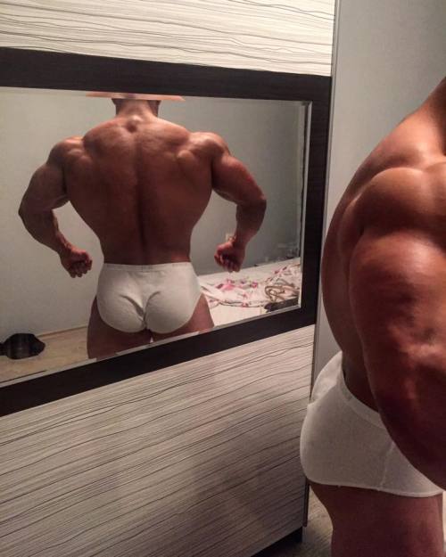 serbian-muscle-men:  Bulgarian bodybuilder GeorgiMore of his photos here-> http://serbian-muscle-men.tumblr.com/search/georgi