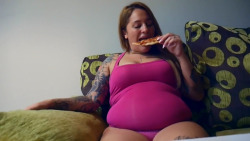 Italian-Belly:  Carmen Lafox / Clip4Sale 