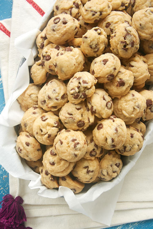 foodffs:  MINI CHOCOLATE CHIP COOKIESFollow for recipesIs this how you roll?