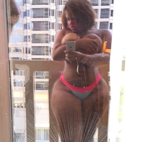 cunnuligus2:  Thick & Sexy GhettoBarbie adult photos