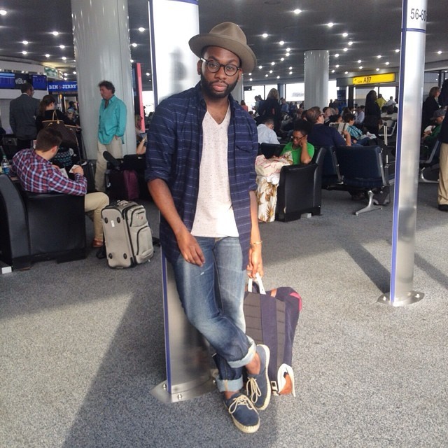 mistermistah:  Gotta have a strong airport look. #ready2roo  (at Newark Liberty International