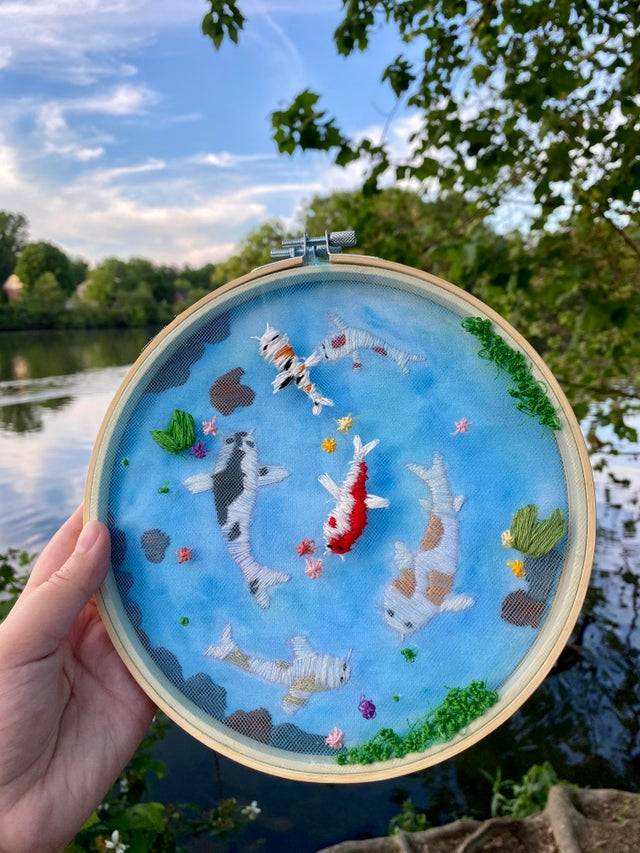 3D Lifelike Koi Goldfish in Pond Handmade Embroidery Stitchwork Silk Hand Fan 