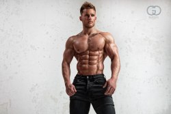 cdnlifter27:  Matt Sallis Photos: Gilles