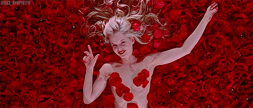 douce-nymphette:  Mena Suvari in American Beauty (1999)