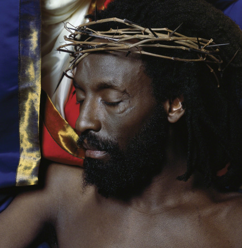 ortut:Andres Serrano - The Other Christ (The Interpretation of Dreams) [detail], 2001