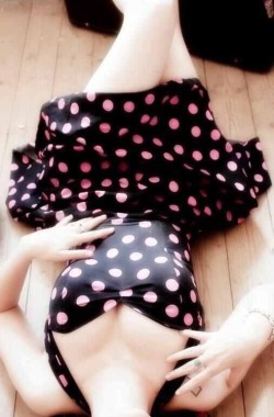 prettylillycd:  I just love polka dots! :)