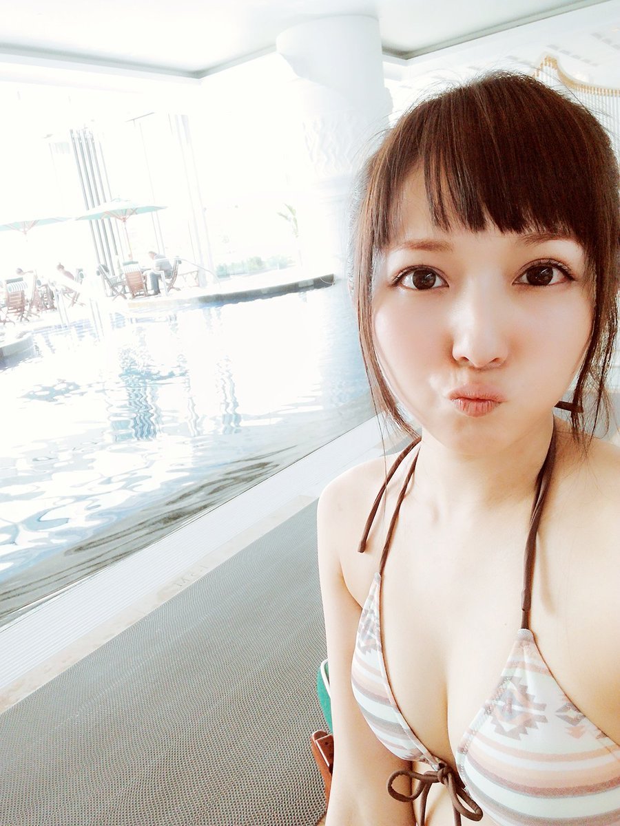 higemania:  麻倉憂@かしらさんのツイート: “おっぱいの日だから.もってくれって言われて画像を探してみたけれど、、ないものは、なかった😱😍